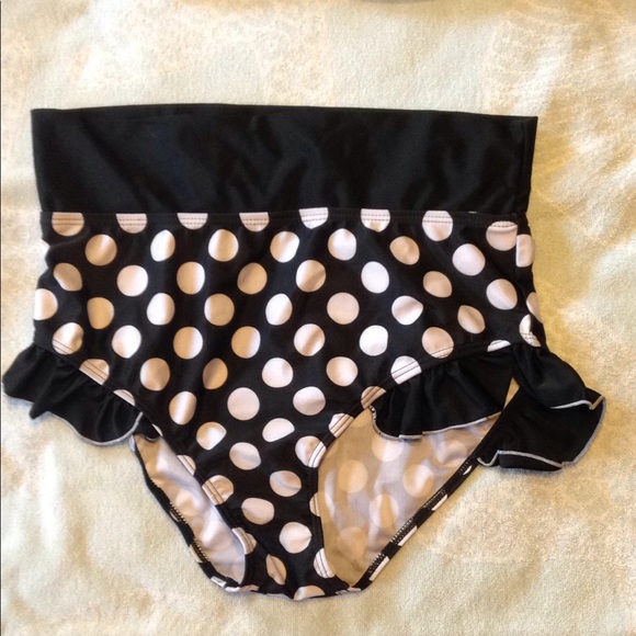 Black & White Polka Dot Bikini - Picture 2 of 3